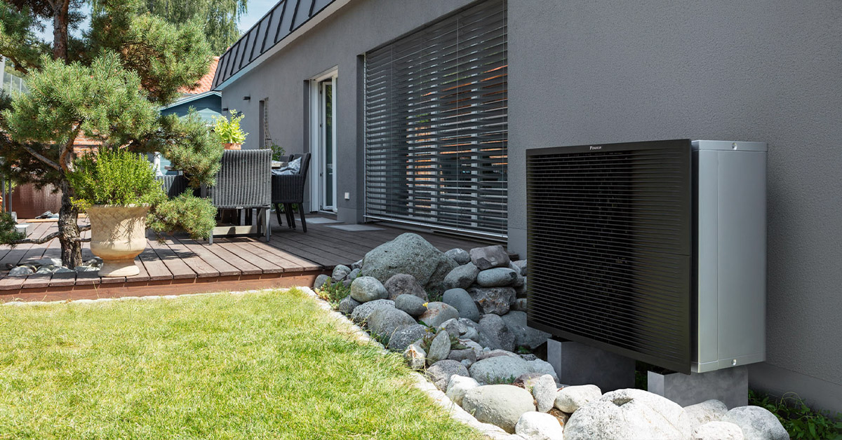 Ilmalämpöpumpun asennus moderniin omakotitaloon