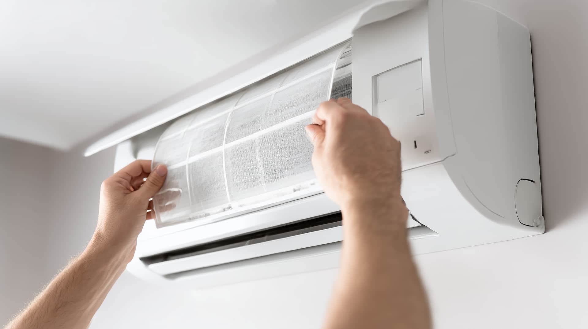 Ilmalämpöpumpun suodattimen vaihto huollon yhteydessä