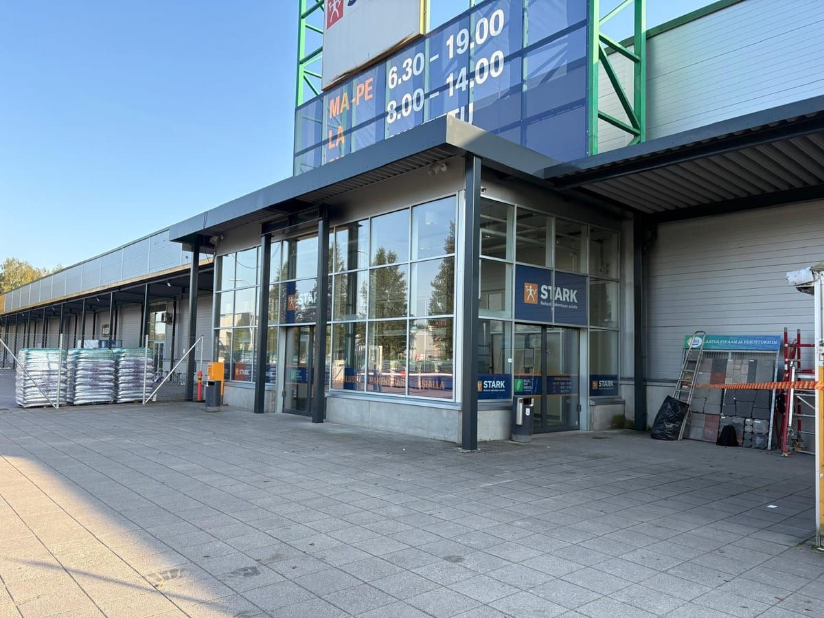 STARK Tuusula - Pylväiden maalaus